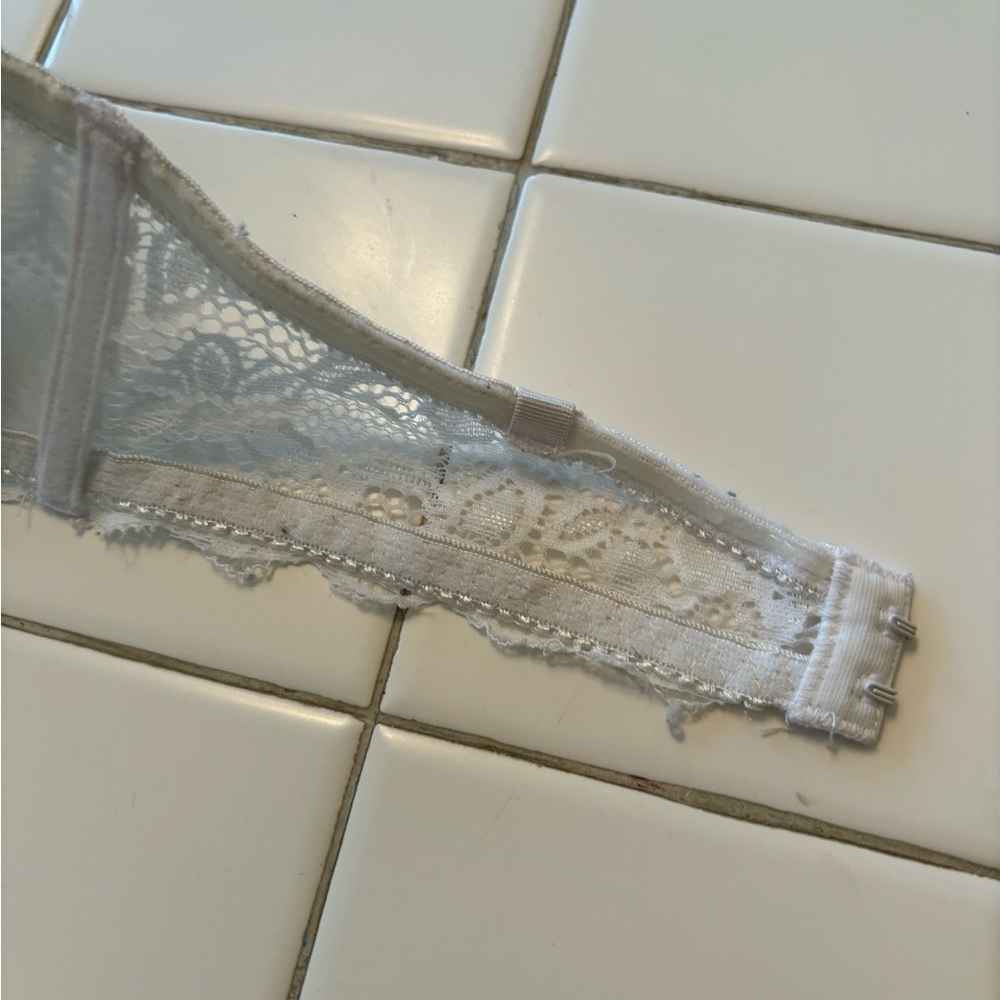 Secret Treasures white strapless bra lace detail 34d sexy - Picture 10 of 13